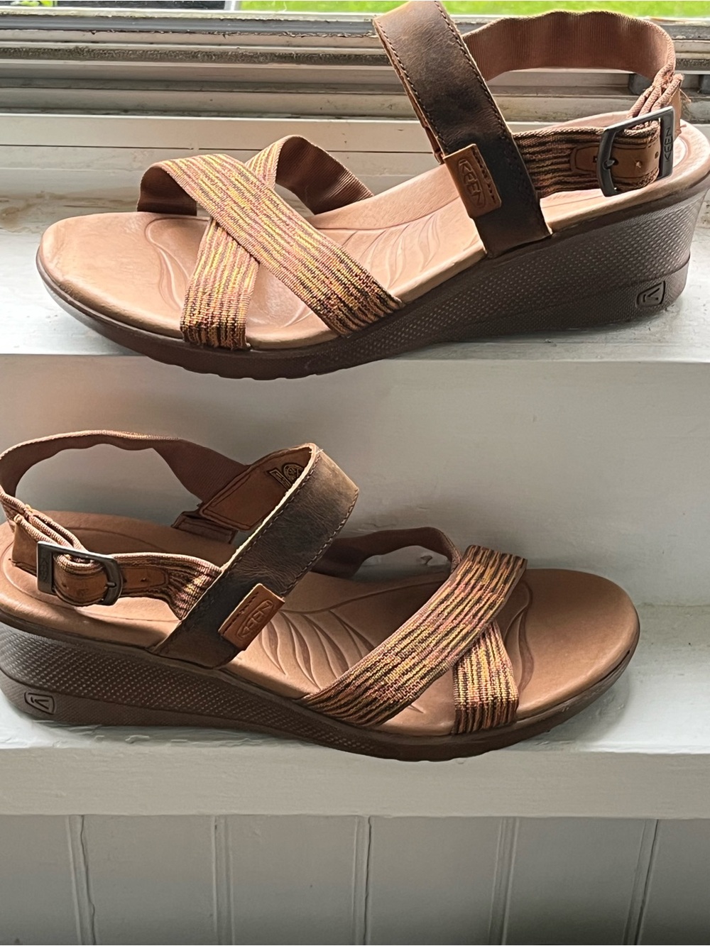 Keen Brown Strappy Wedge Sandals with Multitone Fabric.colors brown,pink,orange